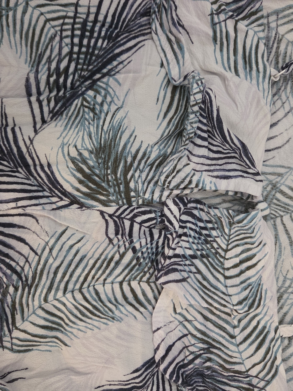 bp White Palm Print Spaghetti Strap Camisole. Size Xs - Picture 3 of 3